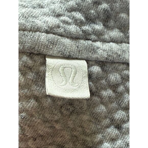 Women’s Lululemon Heather Gray Waffle Joggers Size 8 - Picture 2 of 11